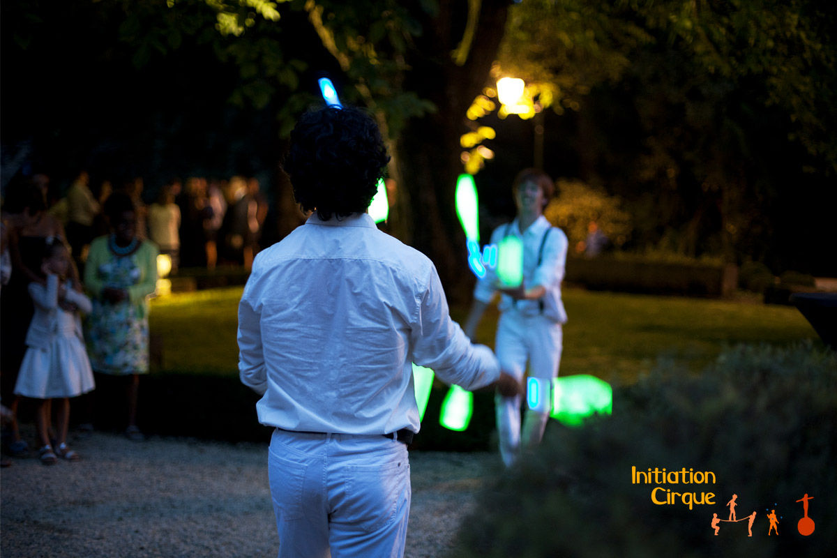 spectacle-jonglerie-lumineuse