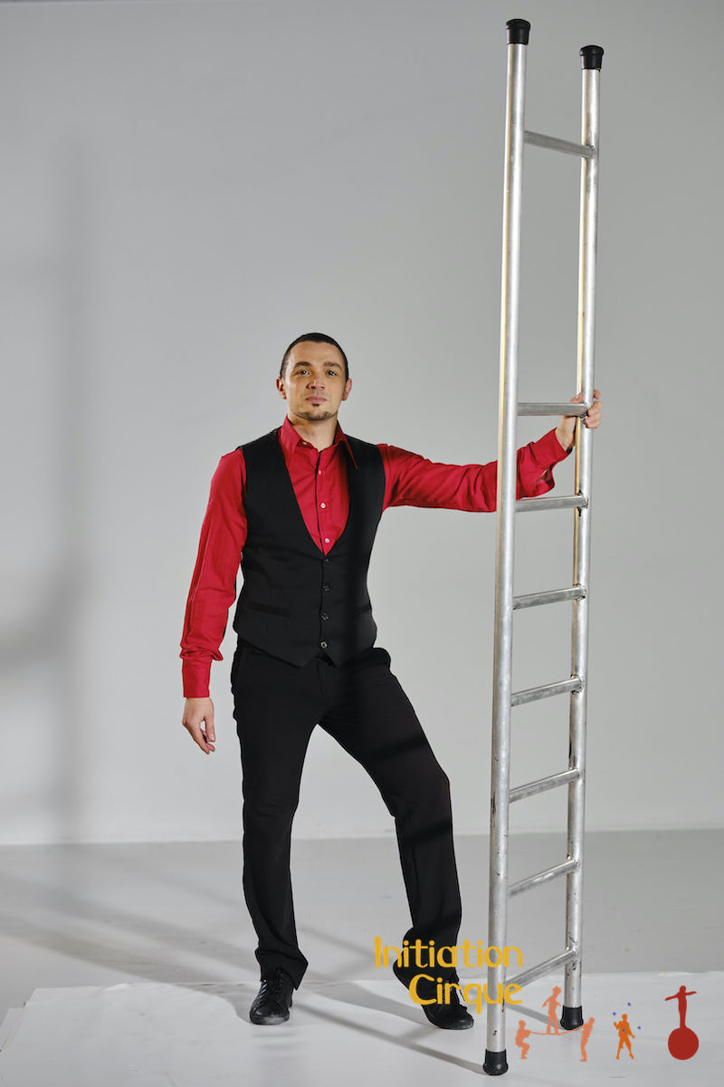 Spectacle-echelle-acrobatique-2