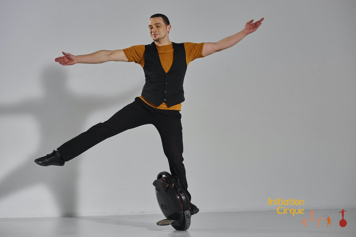 Spectacle-monowheel-1