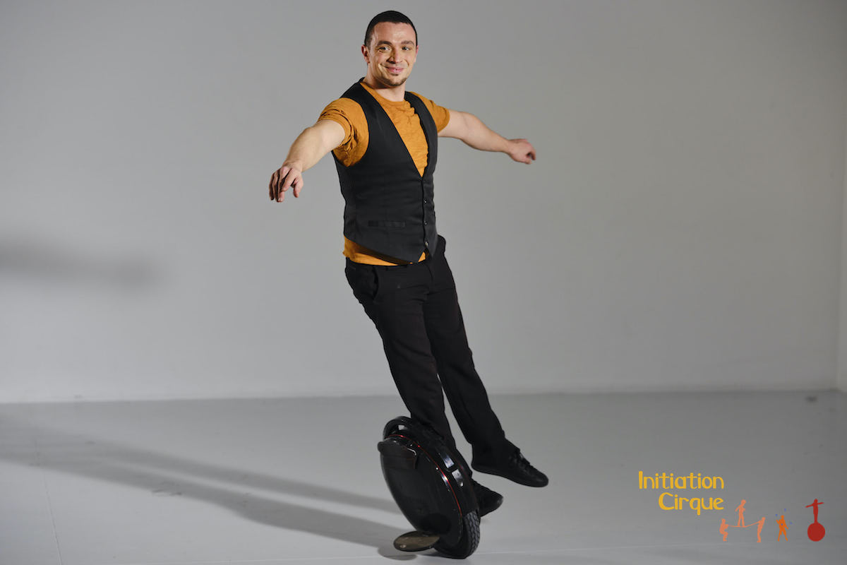 Spectacle-monowheel-2