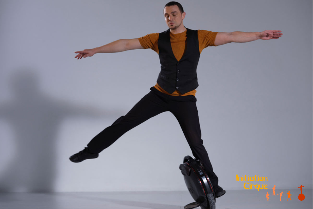 Spectacle-monowheel-4