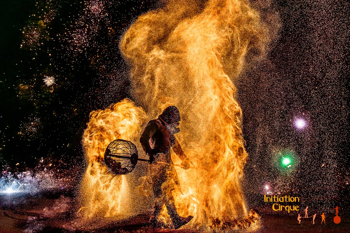 Spectacle de feu et pyrotechnie (2)