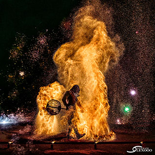 Spectacle de feu et pyrotechnie
